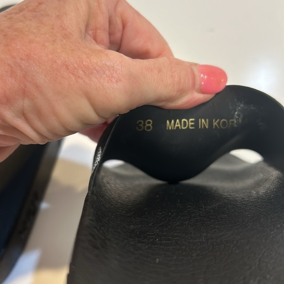 MCM MONOGRAM PRINT RUBBER SLIDES - Picture 5 of 7